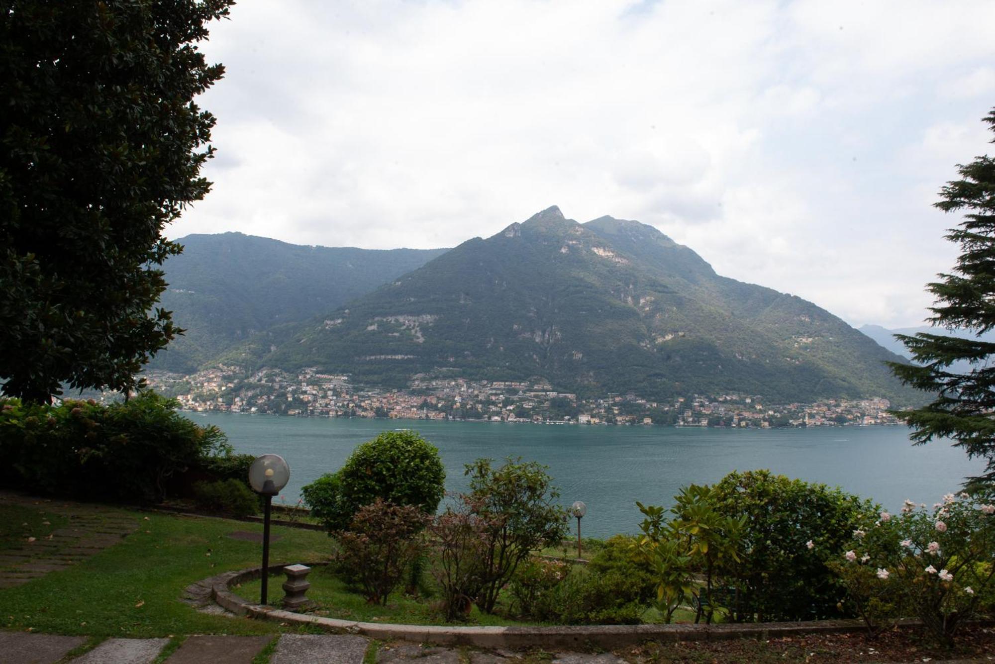 Appartamento "Bella Vista" Sul Lago Di Como Faggeto Lario Bagian luar foto