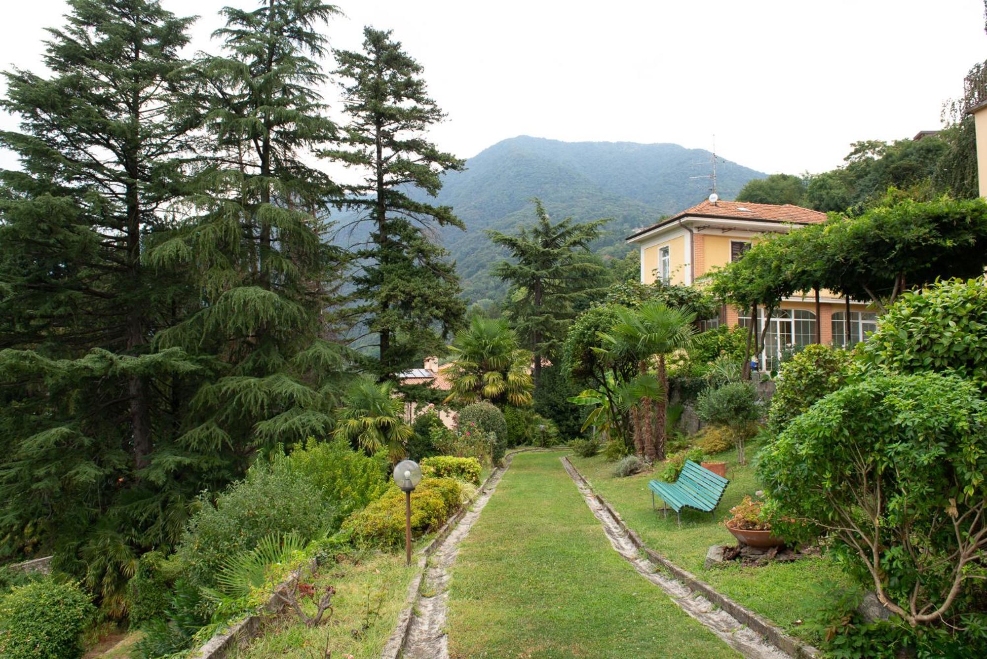 Appartamento "Bella Vista" Sul Lago Di Como Faggeto Lario Bagian luar foto