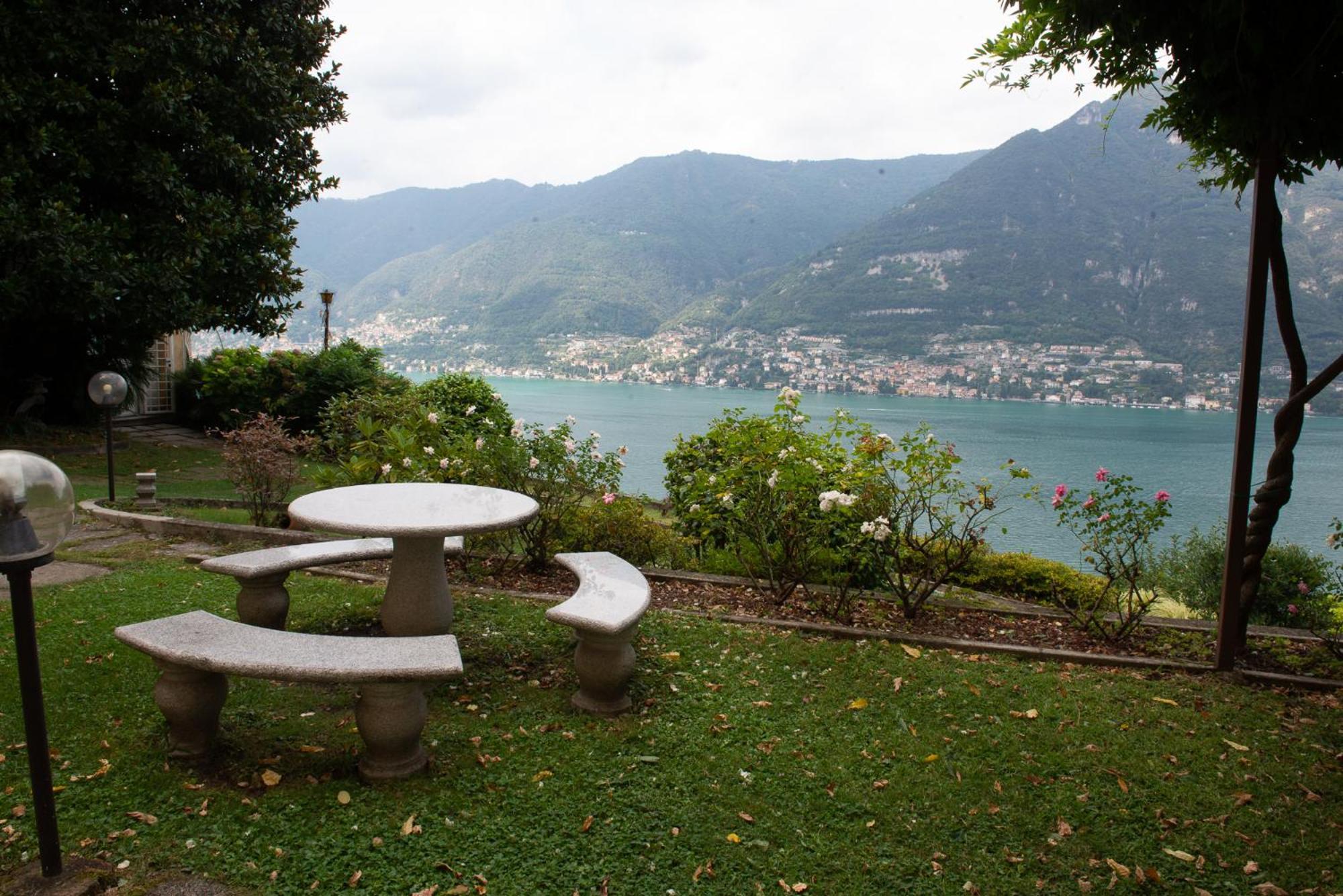 Appartamento "Bella Vista" Sul Lago Di Como Faggeto Lario Bagian luar foto
